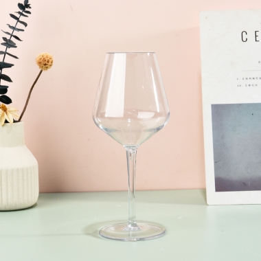 Transparent wine glass